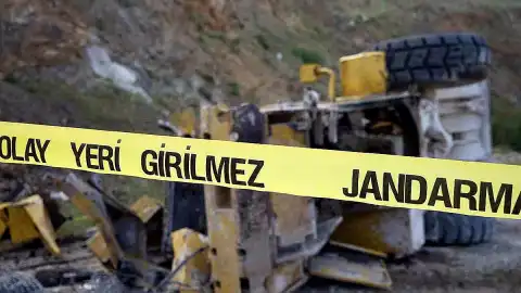 Kırıkkale'de İş Makinesi Uçurumdan Yuvarlandı: Operatör Ağır Yaralı