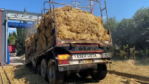 Kocaeli Körfez'de TIR Yangını: Tedbir Amaçlı 50 Ev Tahliye Edildi