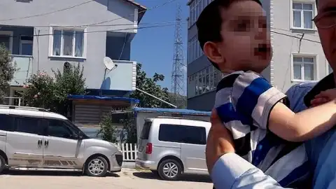 Kocaeli'nde Baba Ölü Bulundu, SMA Hastası Oğlu Yoğun Bakımda