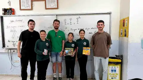 MCBÜ Öğrencileri Yapay Zeka ile Çocukların Hayallerini Dijitalleştirdi