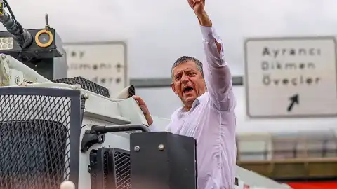 Özgür Özel'den 'iktidar yürüyüşü' mesajı: 'Köhnemiş kara düzeni arkamızda bırakarak yürüyeceğiz!'