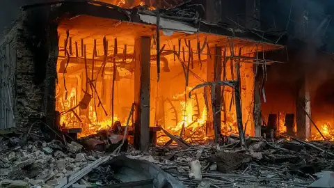 Rusya'dan Ukrayna'ya Gece Yarısı Saldırısı: En Az 5 Ölü, Onlarca Yaralı
