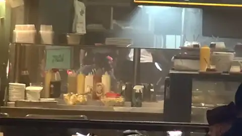 Silivri'de Restoran Yangını: 5 Çalışan Dumandan Etkilendi