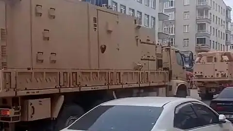 Sinop'ta SİPER Hava Savunma Sistemi Sevkiyatı Görüntülendi: Siyasi Yorumlara İronik Yanıt
