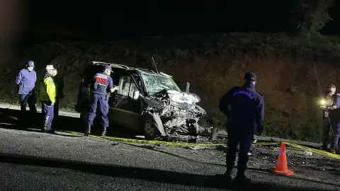 Sivas'ta Trafik Kazası: 3 Kişi Hayatını Kaybetti, 2 Kişi Yaralandı