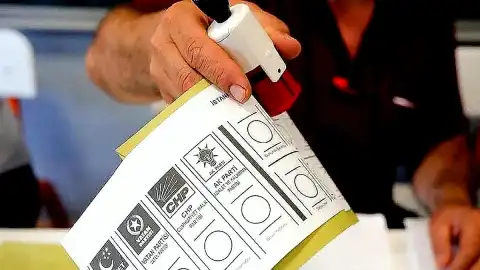 Üç İlde Yerel Ara Seçimler İçin Sandıklar Kuruldu