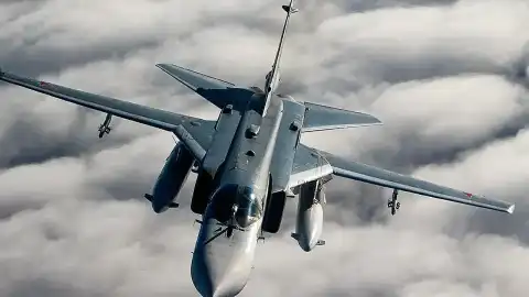 Ukrayna Hava Kuvvetleri Hmelnitski Bölgesinde Bir Su-24M Tipi Bombardıman Uçağının Düştüğünü Duyurdu
