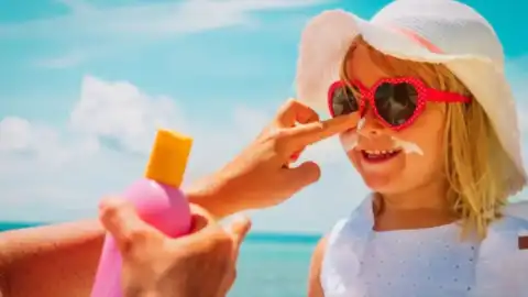 Yaz Döneminde Çocukların Güneşten Korunması İçin Alınması Gereken 10 Önlem