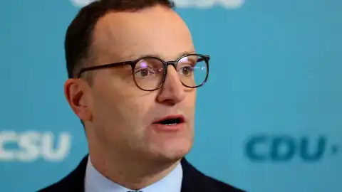 Almanya CDU/CSU Meclis Grup Başkanı Jens Spahn Görevinden İstifa Etti