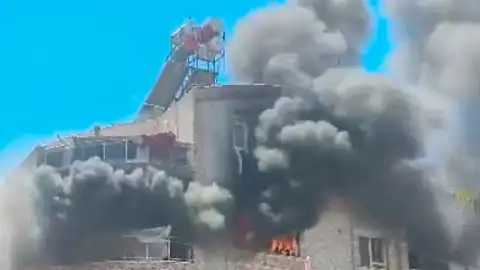 Antalya Kepez'de Daire Yangını: 5 Kişi Dumandan Etkilendi