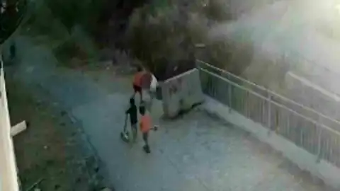 Arnavutköy'de Akran Zorbalığı: 6 Yaşındaki Otizmli Çocuk Su Kanalına İtildi