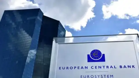 Avrupa Merkez Bankası Faiz Oranlarını Sabit Tutma Kararı Aldı