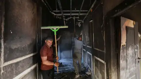 Batı Şeria'da İsrailli Yerleşimciler Filistinlilere Ait Bir Evi Ateşe Verdi