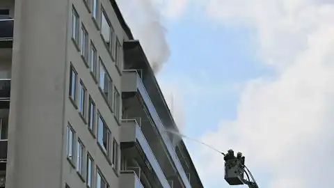Belçika'nın Antwerp Kentinde 10 Katlı Binada Yangın: Çok Sayıda Can Kaybı ve Tahliye