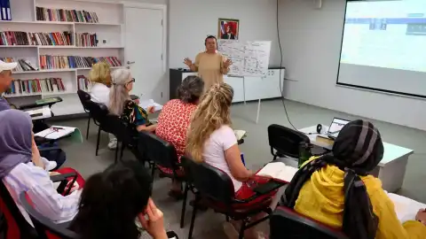 Buca Belediyesi ve Halk Eğitimi Merkezi'nden Ücretsiz İngilizce Kursu