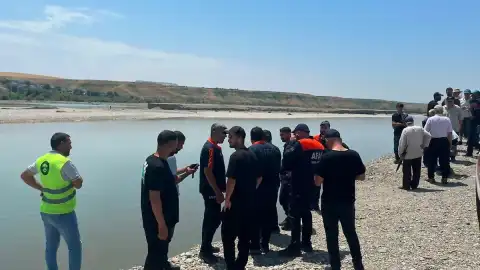 Diyarbakır Silvan'da Çayda Kaybolan Şahıs İçin Arama Çalışmaları Başlatıldı