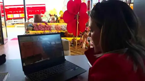 Düzce'de Bir Ailenin Anlamlı Çabası: Dedelerinden Kalan Kamyon 'Al Yazmalım' Temasıyla Yeniden Hayata Döndürüldü