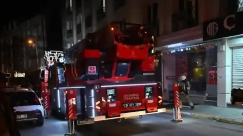Esenyurt'ta Bir Otelde Yangın Çıktı: Mahsur Kalanlar Tahliye Edildi