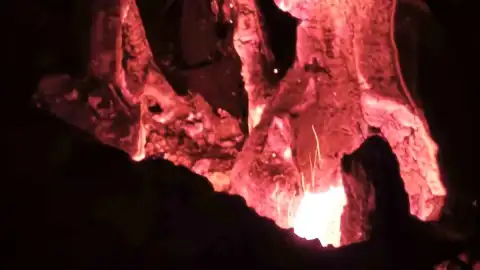 Fethiye'deki Orman Yangınında Müdahale Sürüyor: Alevlerin İlerleme Hızı Azaldı