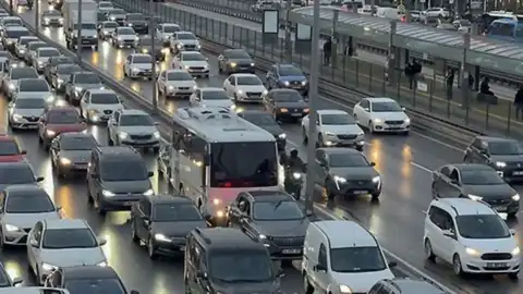 İstanbul'da 27 Temmuz Pazartesi Trafik Durumu: Yoğunluk Beklenen Bölgeler ve Güzergâhlar
