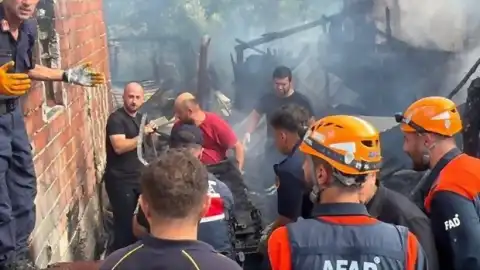 Karabük'te Ev Yangını: Evde Yalnız Bulunan 2 Yaşındaki Çocuk Hayatını Kaybetti