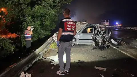 Kocaeli'de Emniyet Şeridinde Trafik Kazası: 1 Çocuk Öldü