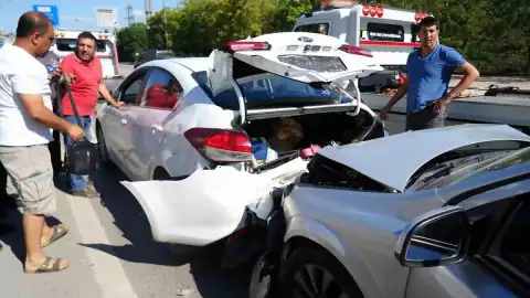 Kocaeli'de Zincirleme Trafik Kazası: 1'i Çocuk 3 Yaralı