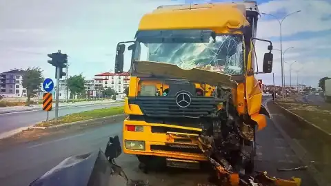 Konya Karapınar'da iki ayrı trafik kazası: 2 yaralı