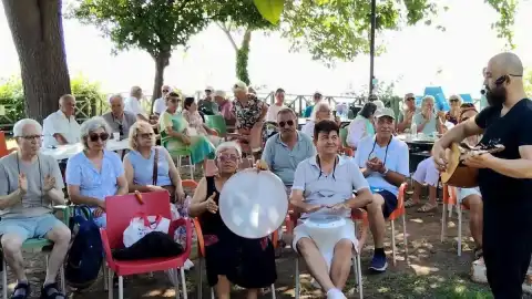 Muratpaşa Belediyesi Yaşlı Evlerinde Türk Halk Müziği Koroları Kuruldu