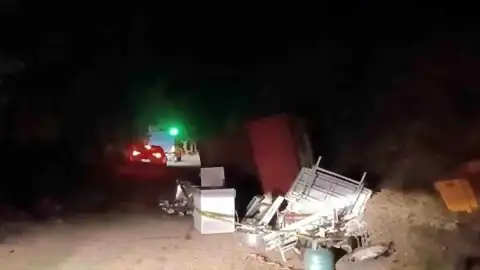 Sakarya Hendek'te Kamyonet Devrildi: 1 Ölü, 1 Yaralı