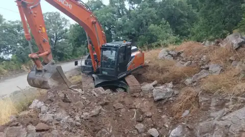 Sakarya Pamukova'da İş Makinesiyle Define Kazısı Yapan 5 Şüpheli Yakalandı
