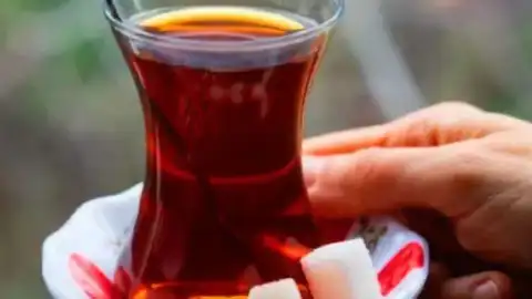 Tarım ve Orman Bakanlığı: İki Siyah Çay Markasında Yasaklı Boya Tespit Edildi