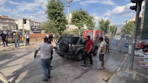Tosya'da Seyir Halindeki Lüks Cipde Yangın: Sürücü Camdan Atlayarak Kurtuldu