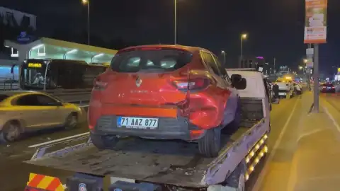 Bahçelievler'de Zincirleme Kaza: 3 Yaralı