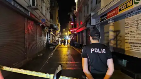 Fatih'te Yaşanan Esnaf Kavgası Kanlı Bitti: 1 Ölü, 1 Yaralı