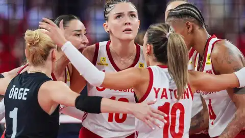 A Milli Kadın Voleybol Takımı, İtalya'yı 3-2 Yenerek Avrupa Şampiyonu Oldu