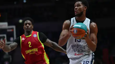 Anadolu Efes, VTB Süper Kupa'da Şampiyon Oldu