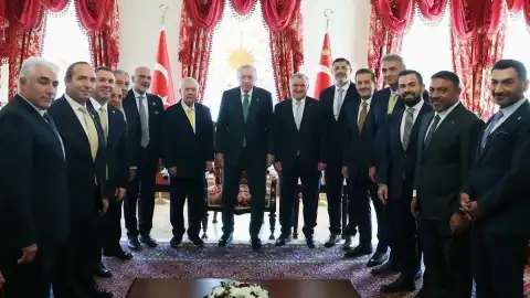 Cumhurbaşkanı Erdoğan, Dört Büyük Spor Kulübünün Başkanları ve Yöneticileriyle Bir Araya Geldi