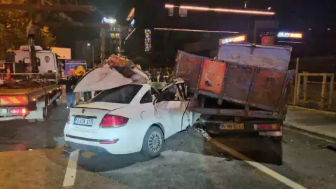 Beyoğlu'nda Alkollü Sürücünün Neden Olduğu Zincirleme Kazada 3 Kişi Yaralandı