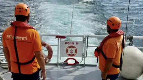 Çanakkale Boğazı'nda Makine Arızası Yapan Tekne Kurtarıldı