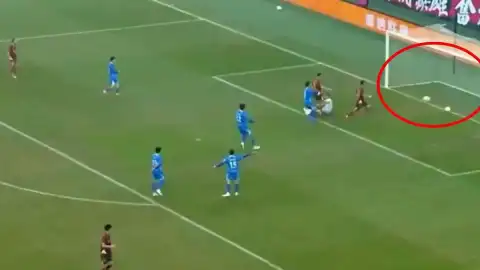 Çin 2. Ligi'nde Tarihi An: Aynı Anda İki Topla Oynanan Pozisyonda Çift Gol