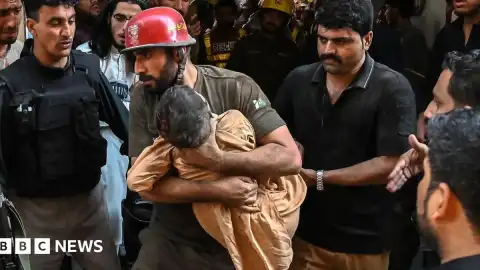Pakistan'da Okul Çatısı Çöktü: 33 Öğrenci ve 1 Öğretmen Hayatını Kaybetti