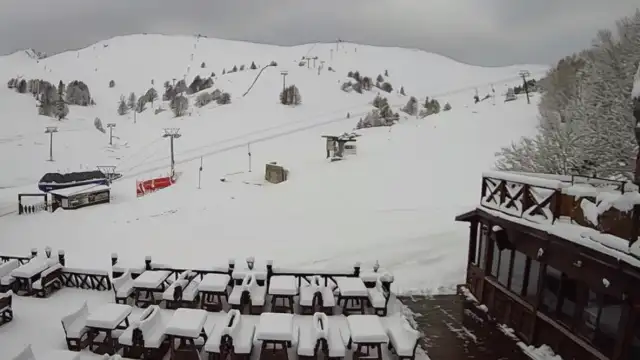 Uludağ'da Nisan Ayında Kar Kalınlığı 1 Metreyi Buldu