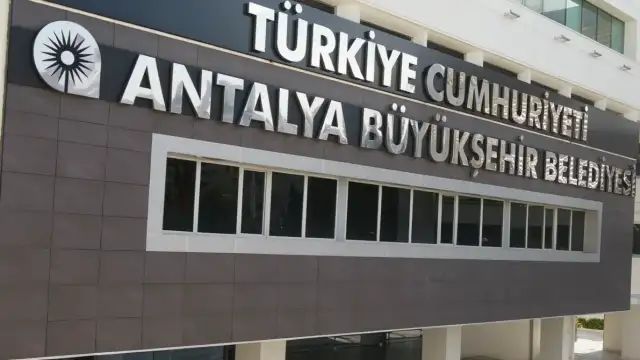 Antalya Büyükşehir Belediyesi'nde 34 kişi hakkında gözaltı kararı