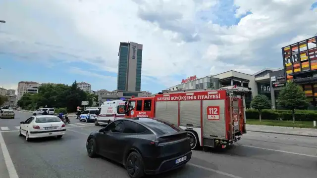 Forum Kayseri'de Bomba İhbarı Paniği: Ekipler Harekete Geçti