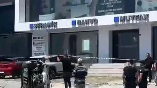Avcılar'da Trafik Kazası: Sürücü Takla Atan Araçtan Kurtarıldı