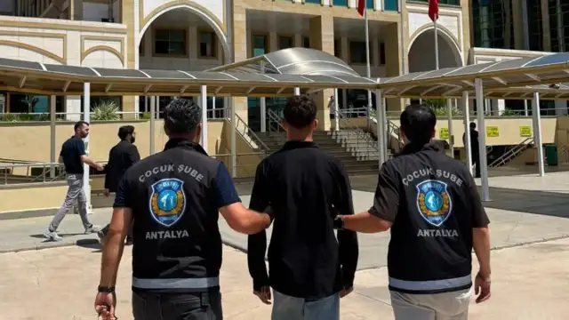 12'den Sonra Antalya'da Devlet Biziz İfadesiyle Gözaltına Alınan 17 Yaşındaki E.K. Adli Kontrolle Serbest Bırakıldı