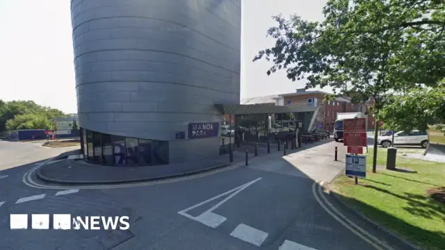 University of Surrey'de Arbaletli Saldırı: Bir Kişi Ağır Yaralandı, Şüpheli Gözaltında