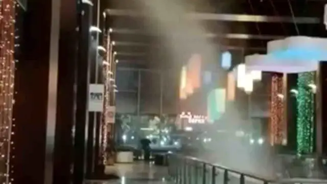 Bursa'da Alışveriş Merkezinde Yangın Fıskiyeleri Açıldı, Vatandaşlar Şaşkınlık Yaşadı
