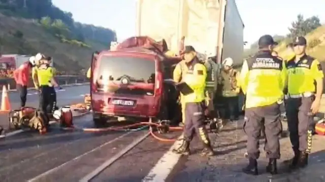 Sancaktepe'de Trafik Kazası: 3 Kişi Hayatını Kaybetti, 2 Aylık Bebek Yaralandı
